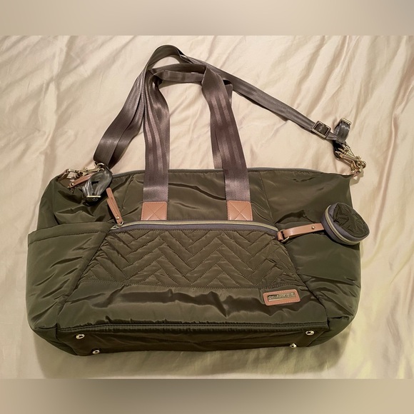Suite by skip hop diaper bag smaller purse/wallet, paci pouch shoulder bag green - Picture 3 of 15